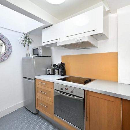 Soho, Piccadilly & Chinatown - Two Bedroom & Two Double Beds Apartment London Exterior photo