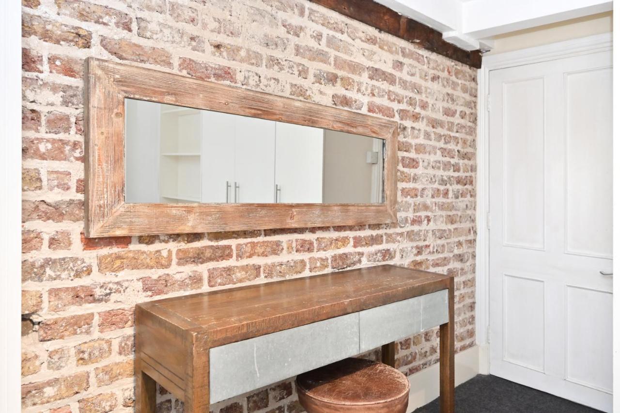 Soho, Piccadilly & Chinatown - Two Bedroom & Two Double Beds Apartment London Exterior photo
