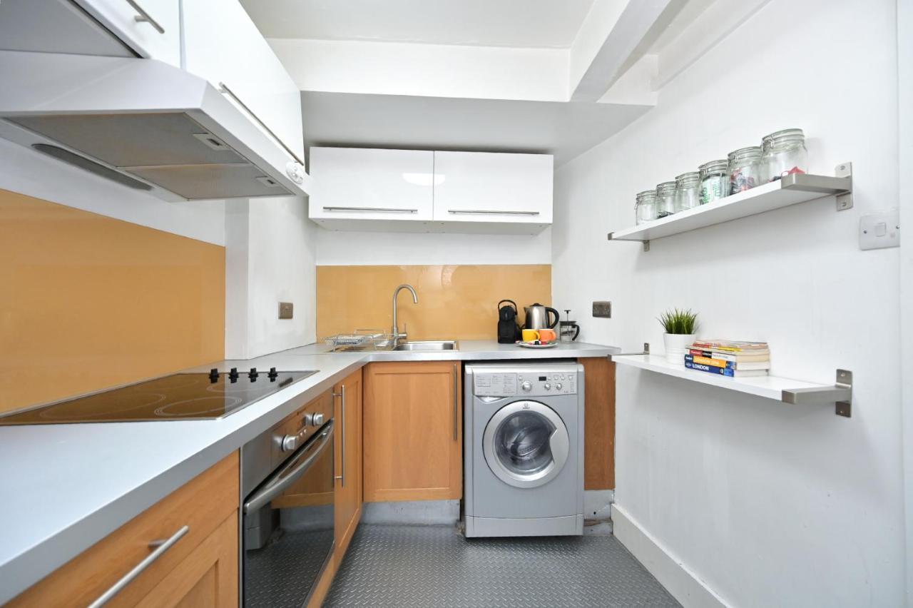 Soho, Piccadilly & Chinatown - Two Bedroom & Two Double Beds Apartment London Exterior photo