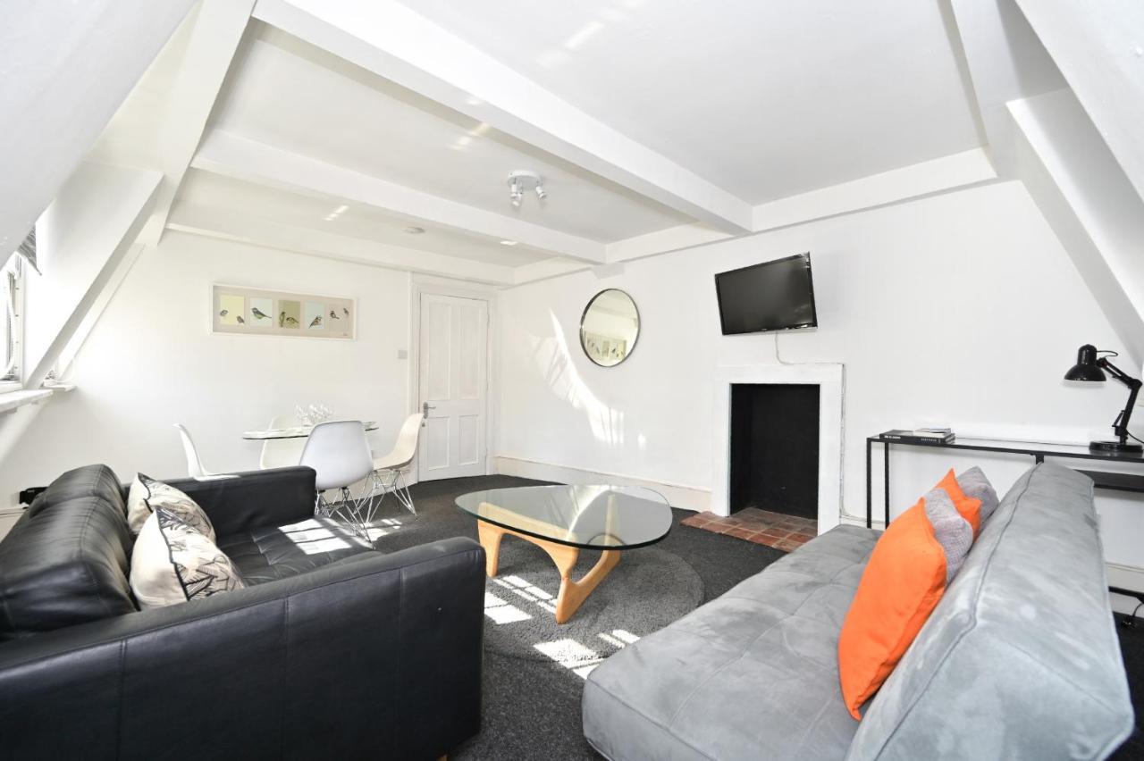 Soho, Piccadilly & Chinatown - Two Bedroom & Two Double Beds Apartment London Exterior photo